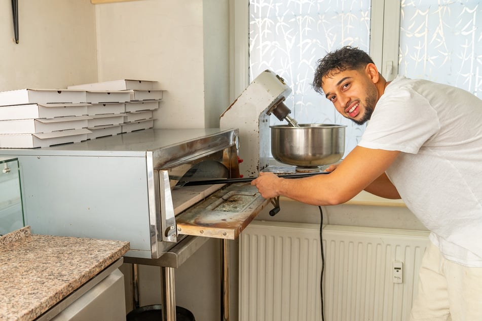 Mit seinem neuen Pizzaofen ist Milad Malekzada (28) nun für jede Jahreszeit gerüstet.