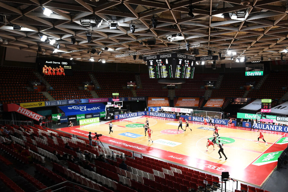 FC Bayern München spielt gegen Ratiopharm Ulm.