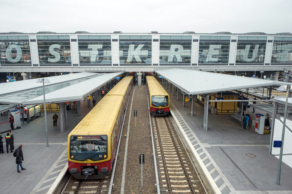 Der S-Bahnhof Ostkreuz in Friedrichshain wurde am Samstag Schauplatz brutaler Szenen.