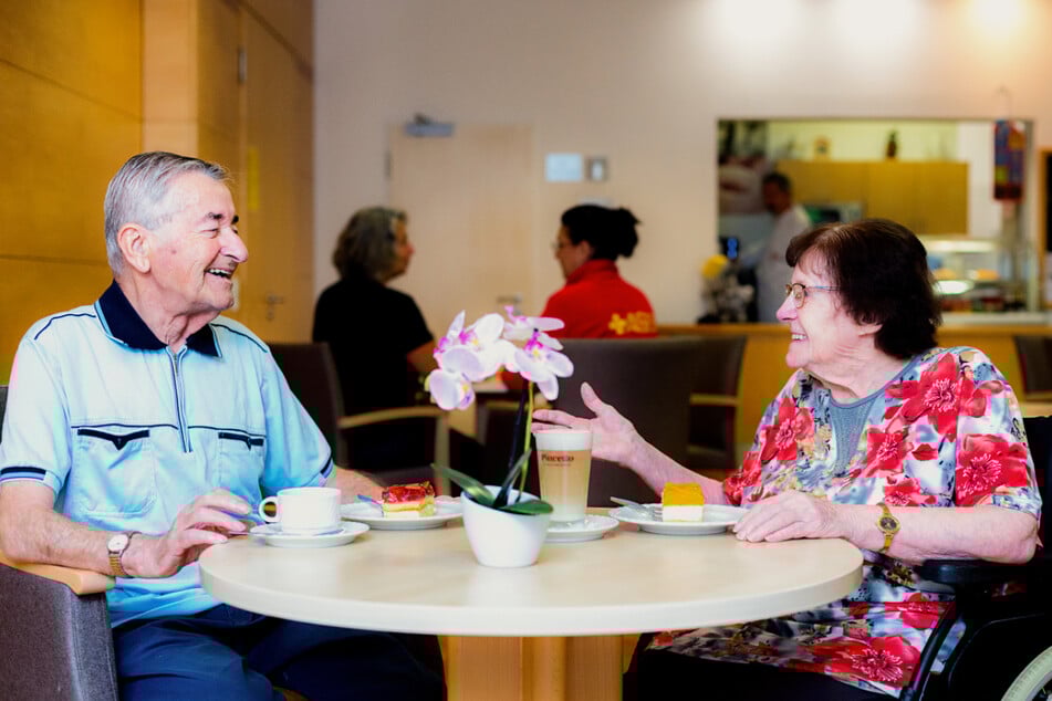 Die Cafeteria im ASB Altenpflegeheim "Am Goetheplatz" bietet täglich frischen Kuchen an.