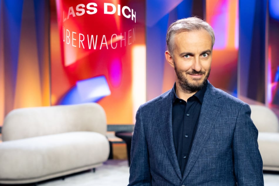 Seit dem 6. November 2020 geht Jan Böhmermann mit dem ZDF Magazin Royale im ZDF-Hauptprogramm auf Sendung.