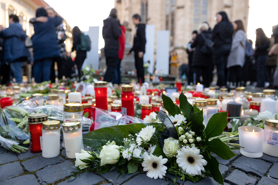 Am Dienstag wurde den sieben Opfern bei einer Gedenkveranstaltung auf dem Untermarkt Mühlhausen gedacht.