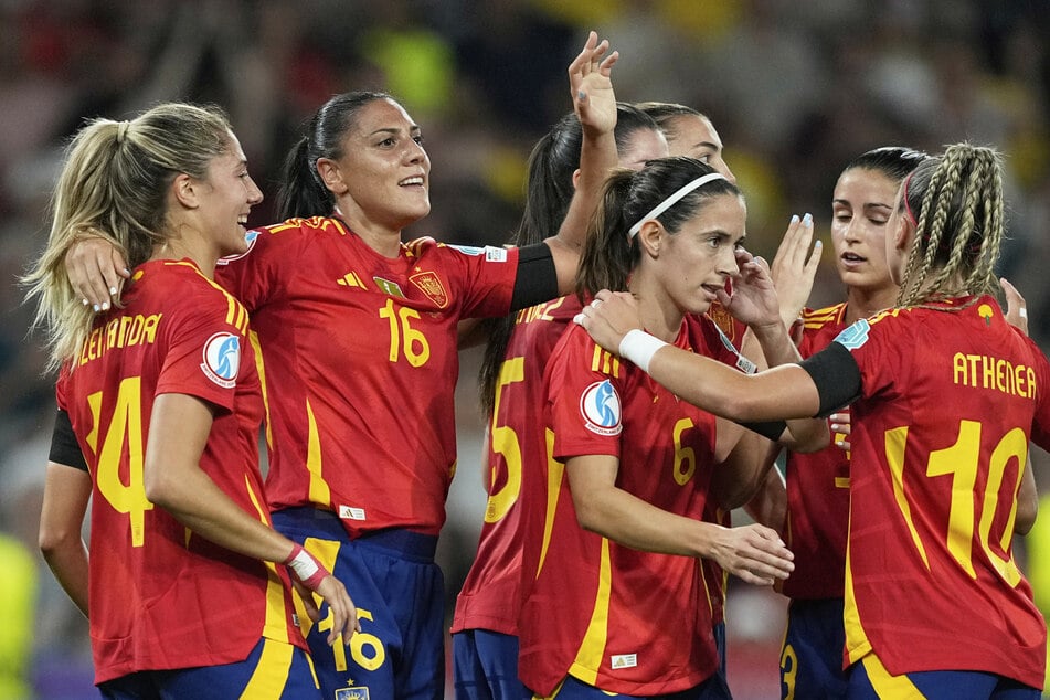 Spanien zeigte schon im ersten Gruppenspiel eindrucksvoll, dass es nicht grundlos zu den Titelfavoriten zählt.