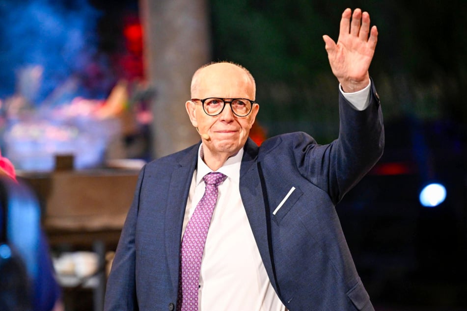 Darunter ist auch Kult-Manager und -Juror Reiner Calmund (76), der erst am Sonntag bei "Grill den Henssler" verabschiedet wurde.