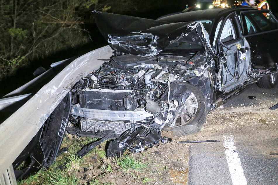 Bei einem Verkehrsunfall auf der Bundesstraße 505 im Landkreis Bamberg sind drei Menschen teils schwer verletzt worden.