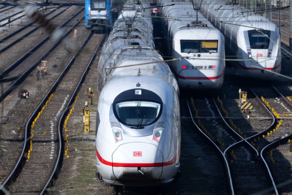 Zahlreiche Züge stehen am morgigen Dienstag still in Nordrhein-Westfalen.