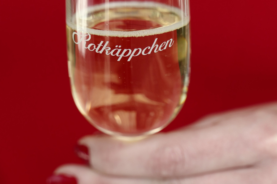 Für die Sektkellerei Rotkäppchen-Mumm läuft das Geschäft trotz Corona-Krise gut.