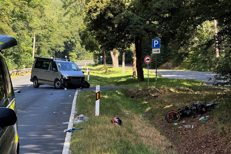 Als der Biker zum Überholen ansetzte, wollte der Autofahrer gerade nach links abbiegen.