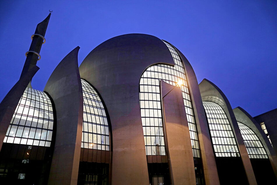 Die große Ditib-Moschee in Köln-Ehrenfeld.