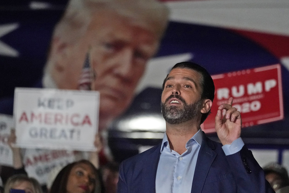 Donald Trump Junior, Sohn des amtierenden US-Präsidenten, hat sich Medienberichten zufolge mit dem Coronavirus infiziert.