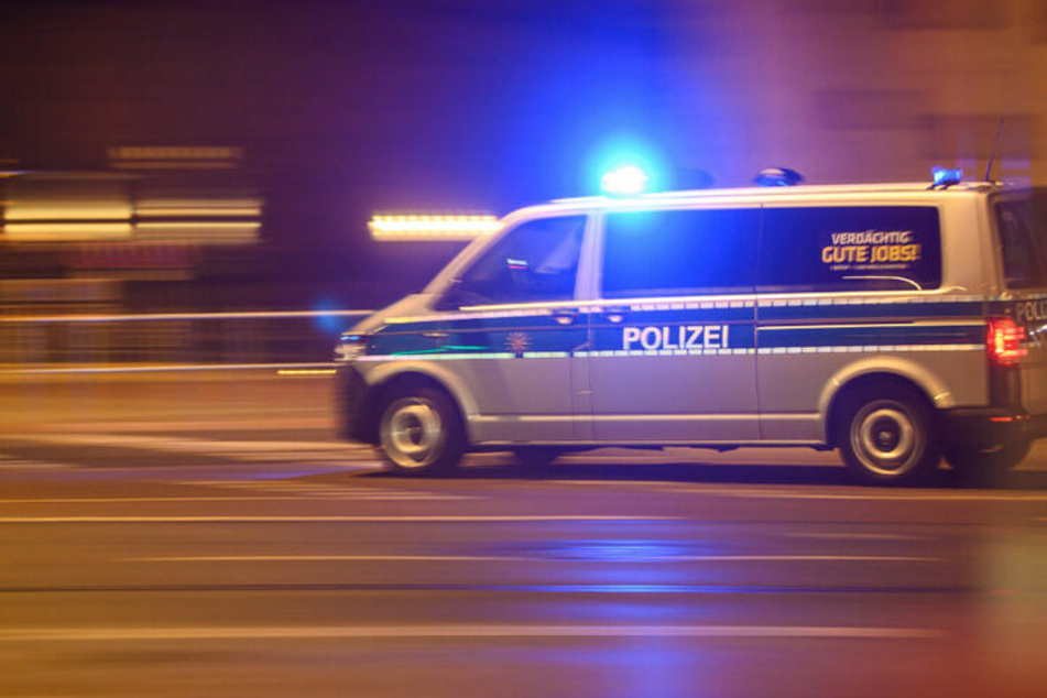 Die Polizei ermittelt zu den Hintergründen und dem genauen Tatablauf. (Symbolbild)