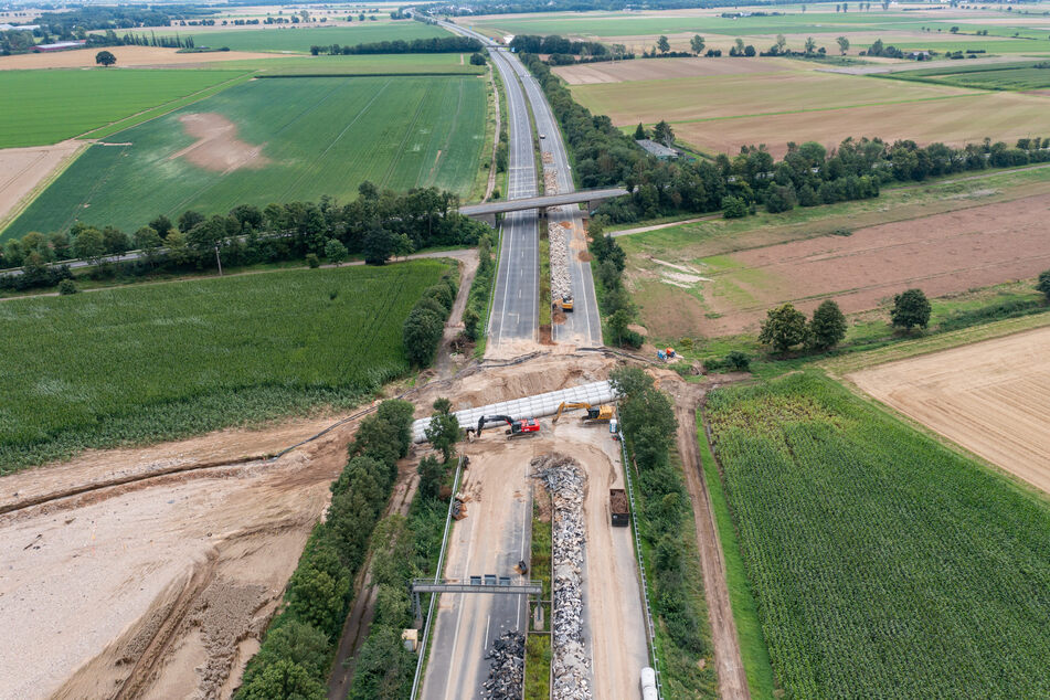 Die A61 ist bei Swisttal noch auf unbestimmte Zeit voll gesperrt.