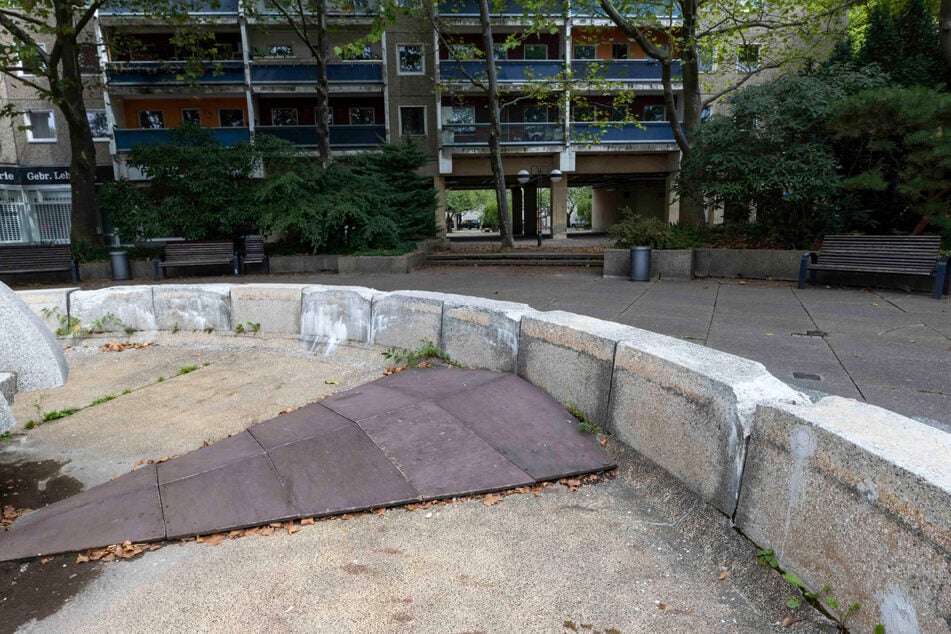 Trauriger Anblick: Die Bausubstanz ist stark beschädigt, die Springbrunnentechnik fehlt.