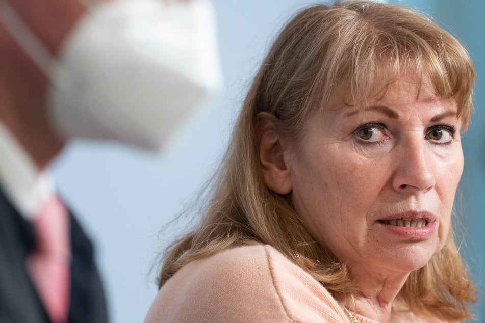 Jetzt auch Sachsens Gesundheits-Ministerin: Petra Köpping an Corona erkrankt!