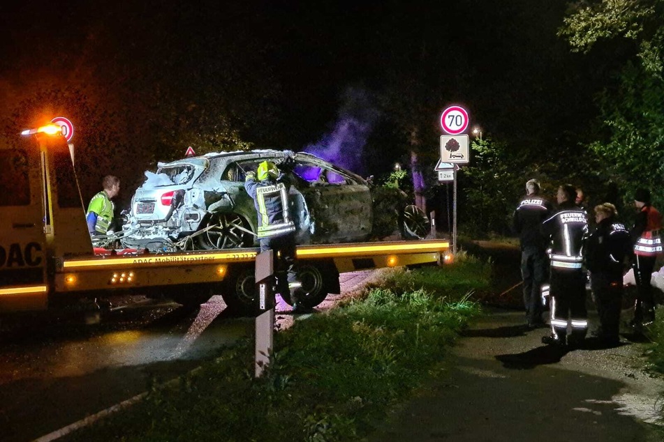 Dann geriet das Auto in Brand.