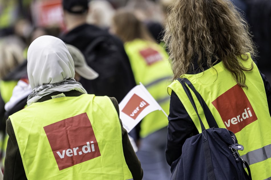 Die Gewerkschaft Verdi will am Freitag ein Zeichen für mehr Lohngerechtigkeit für Frauen setzen. (Symbolbild)