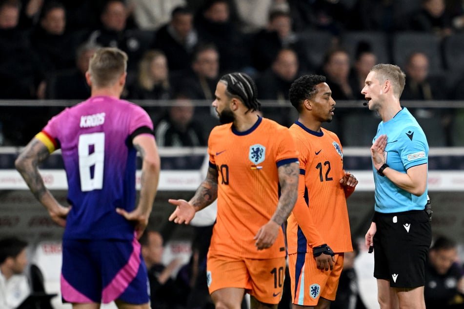 Bringt Schiedsrichter Espen Eskas der DFB-Elf auch im zweiten Anlauf Glück?