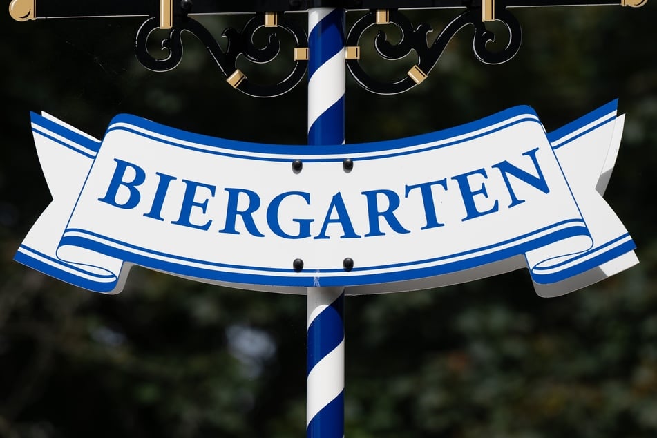 Sachsens Gastwirte hoffen nun, dass sich die Biergärten in den kommenden Tagen füllen, wenn die Sonne laut Meteorologen zurückkehrt.