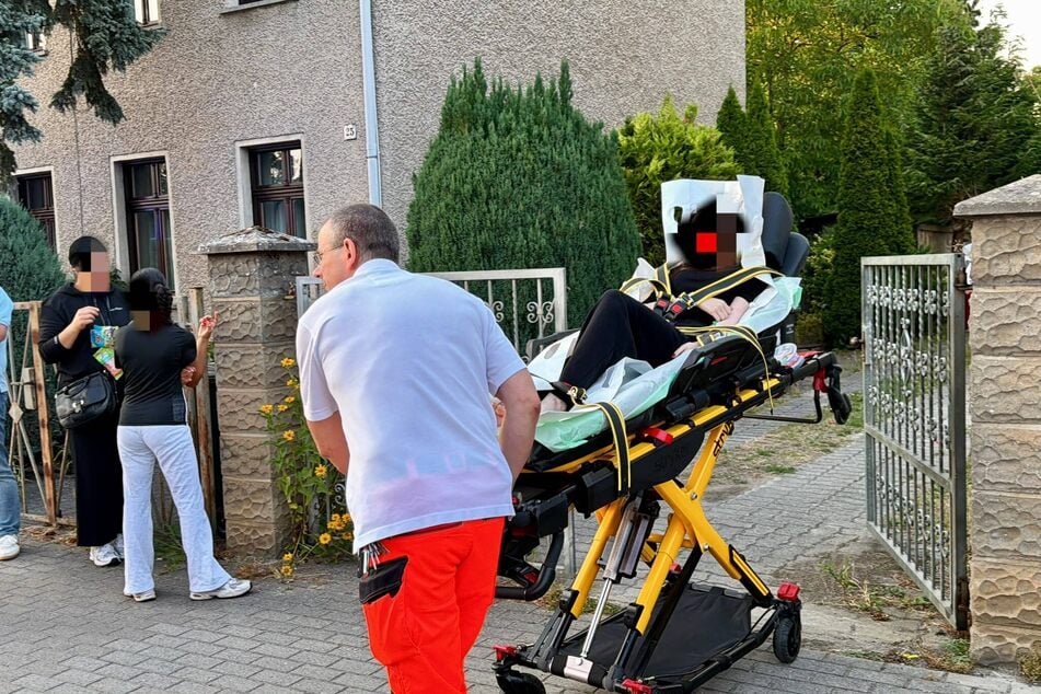 Die jungen Frauen wurden in Krankenhäuser gebracht.