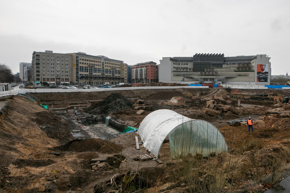 Auf dem Ferdinandplatz laufen derzeit noch die letzten archäologischen Untersuchungen.