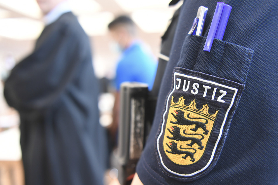 Mehrjährige Haftstrafen gegen vier junge Asylbewerber nach Vergewaltigung von 14-Jähriger