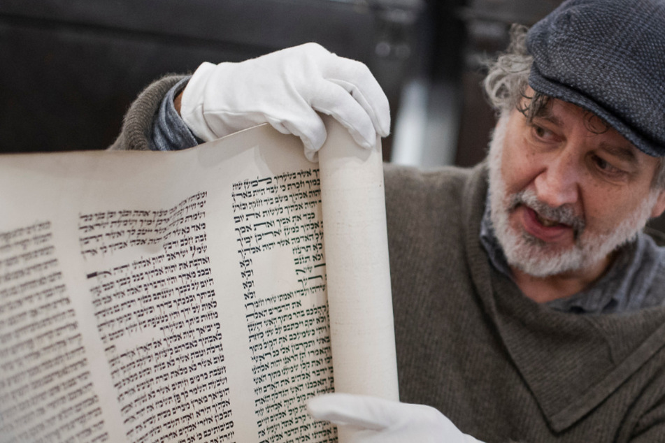 Ist das Raubgut? Torah-Fragmente in Görlitz aufgetaucht, jüdische Gruppen fordern Rückgabe