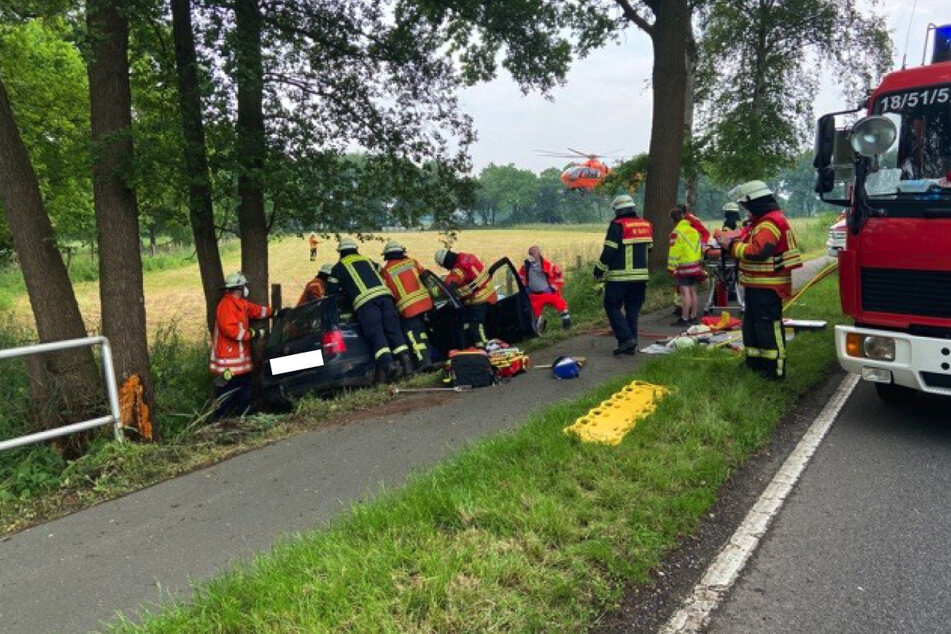 Rettungskräfte am Unfallort.