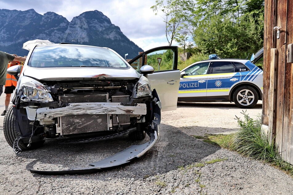 Das Auto des Seniors wurde durch den Unfall schwer beschädigt.