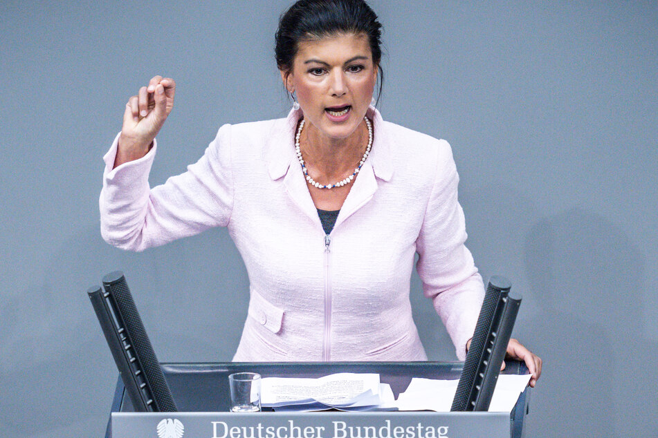 Die linke Bundestagsabgeordnete Sahra Wagenknecht (53) kritisiert die deutsche Außenpolitik scharf. (Archivbild)
