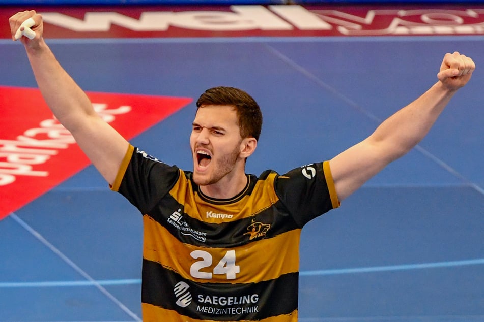 Beim Kauf einer Dauerkarte für die Saison 26/27 gibt's das Ticket für das Spiel gegen Dormagen umsonst.