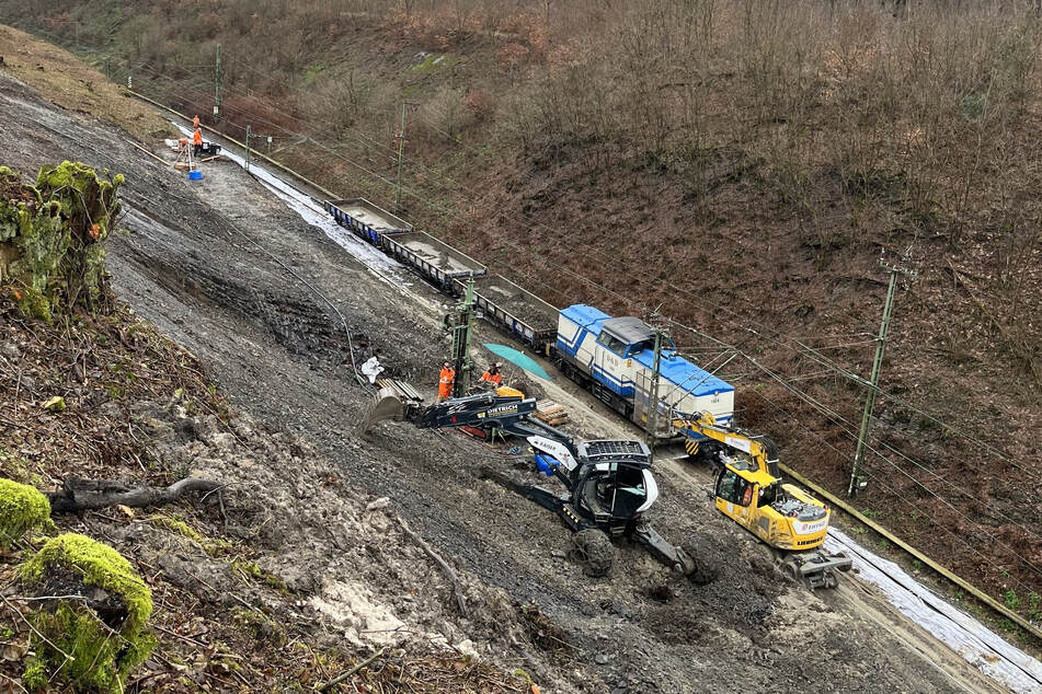 Die betroffene S6-Strecke war nach schweren Regenfällen und einem Hangrutsch bei Ratingen im Januar 2024 gesperrt worden. (Archivbild)