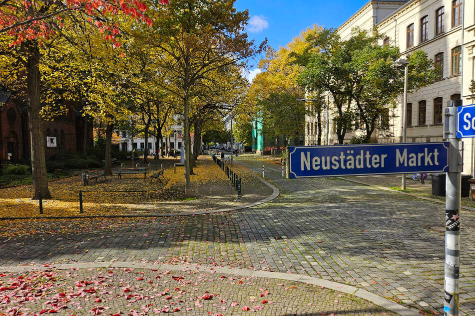 Der Mann flüchtete aus der Wohnung am Neustädter Markt, feuerte währenddessen aber Schüsse auf einen Mieter (49) ab.