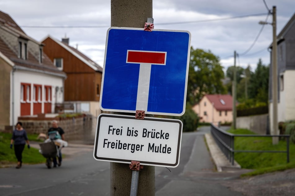 Sackgasse! Anwohner müssen nun einige Kilometer länger fahren, um die Mulde zu überqueren.