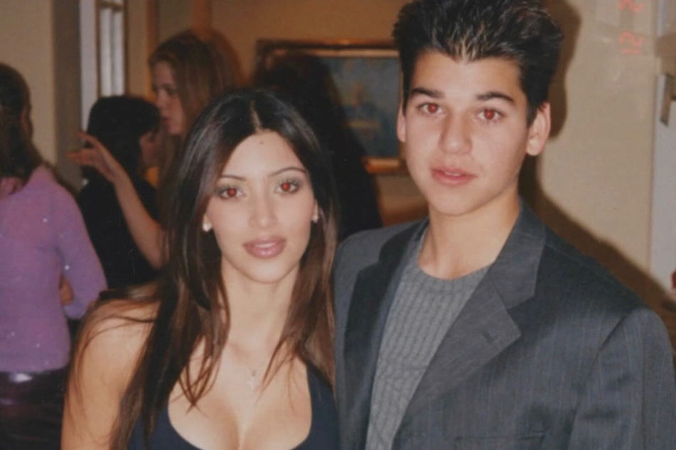 Kim Kardashian (l.) shared a throwback photo with her brother Rob in honor of his 37th birthday.