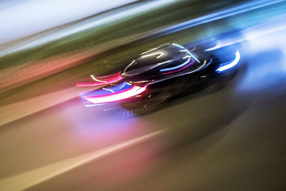 Zwei junge Männer hatten sich am Mittwochabend in Erfurt offenbar ein illegales Autorennen geliefert. (Symbolfoto)