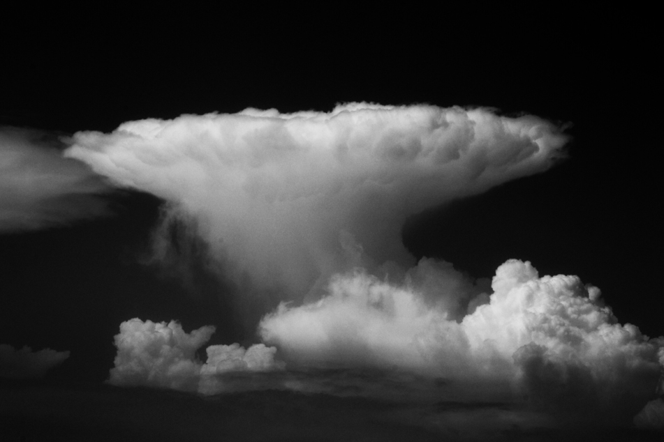 Laut NASA bildet sich diese Art von Wolke in unseren Breiten vor allem im Sommer. (Archivbild)
