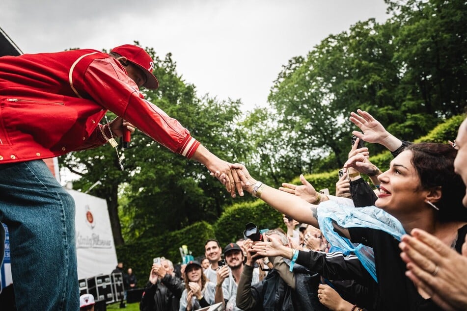 Will Smith gab sich am Sonntag nahbar und suchte den Kontakt mit seinen Fans.
