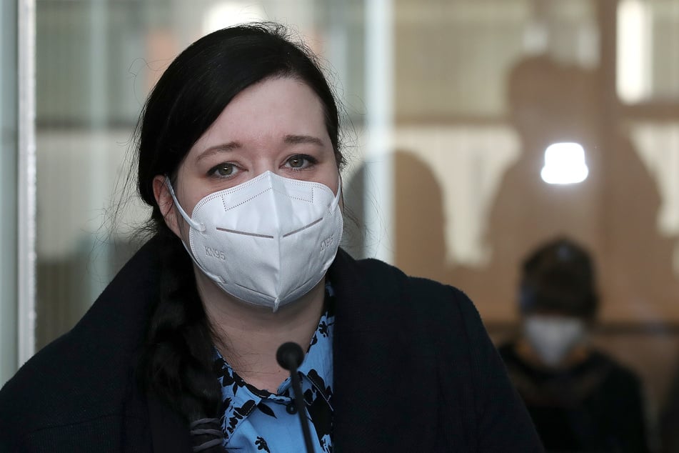 Autorin und Journalistin Karolin Schwarz trat als Sachverständige vor Gericht auf.