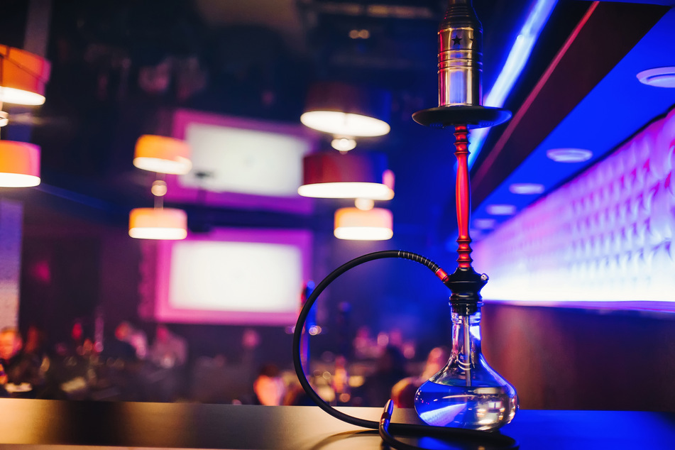 Auch das Rauchen von Shisha-Pfeifen ist nicht unbedenklich.