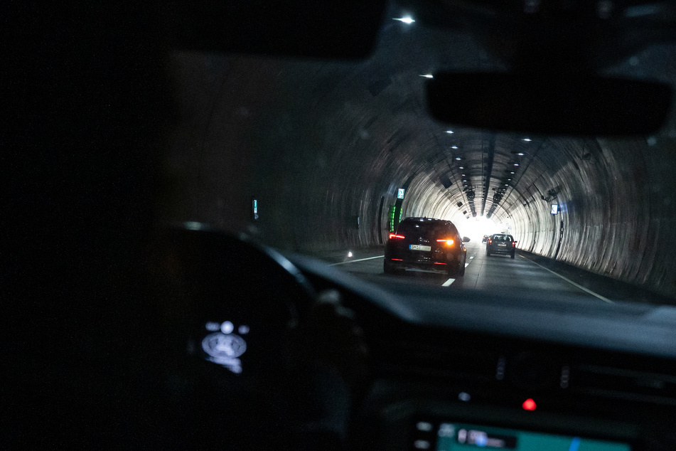 Wegen Wartungsarbeiten wird es auf der A71 zu mehreren Sperrungen kommen. Betroffen ist auch der Rennsteigtunnel. (Symbolfoto)