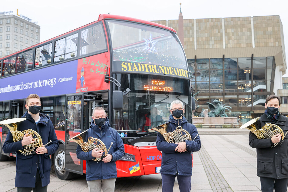 Die Hornisten Simen Fegran, Jochen Pless, Clemens Röger und Bernhard Krug (v.l.n.r.) starteten am heutigen Samstag mit der ersten Bus-Tour.