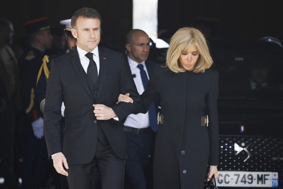 Frankreichs Präsident Emmanuel Macron (46) und seine Frau Brigitte (70) loben Kates "Widerstandsfähigkeit".