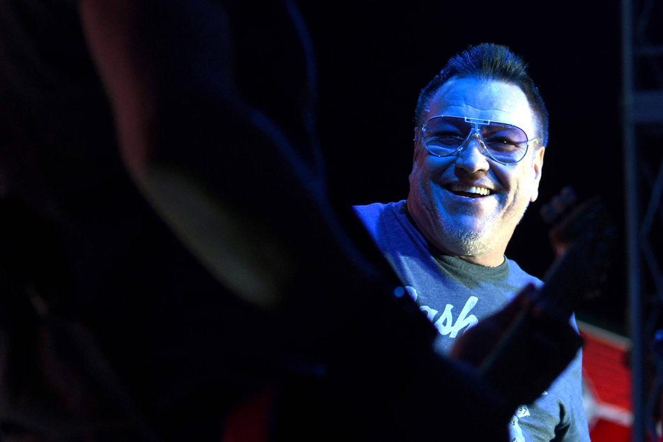 Smash Mouth lead singer Steve Harwell has passed away