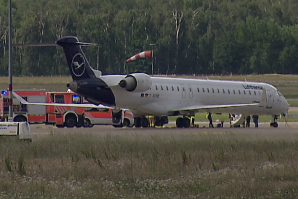 Die Lufthansa-Maschine vom Typ CRJ900 landete sicher in Hannover.