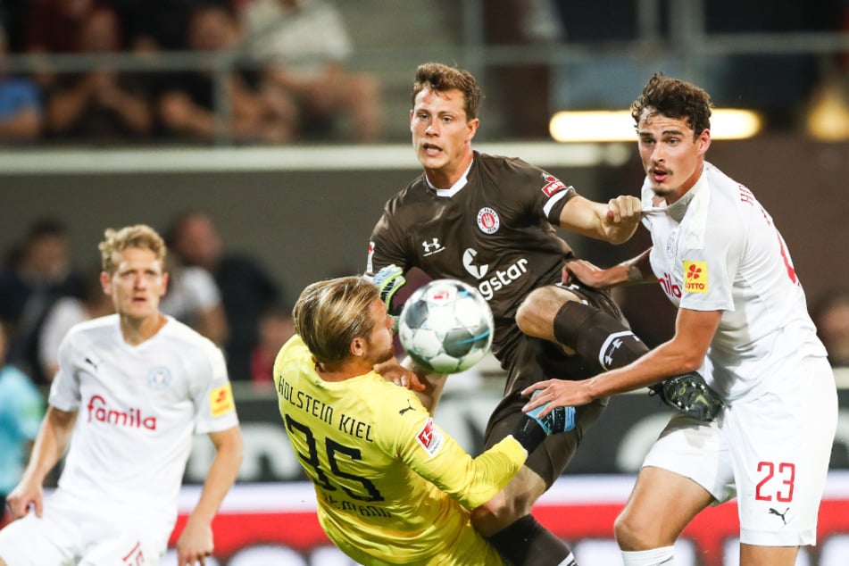 Der Abwehrspieler köpfte in seinem ersten Spiel gegen Holstein Kiel gleich ein Tor.