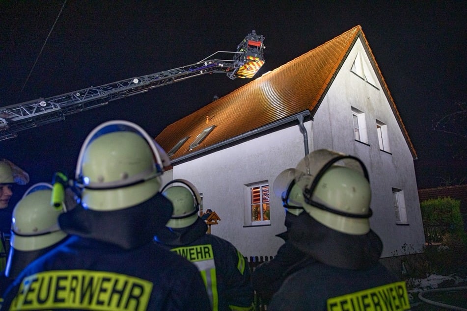 Durch einen Defekt im Kamin kam es zu einer Verpuffung.