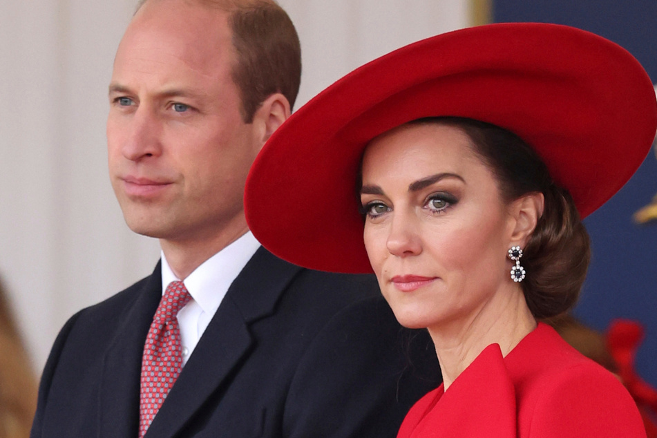 Prinzessin Kate (42) wird nach ihrer OP derzeit von Prinz William (41) und ihrer Mutter unterstützt.