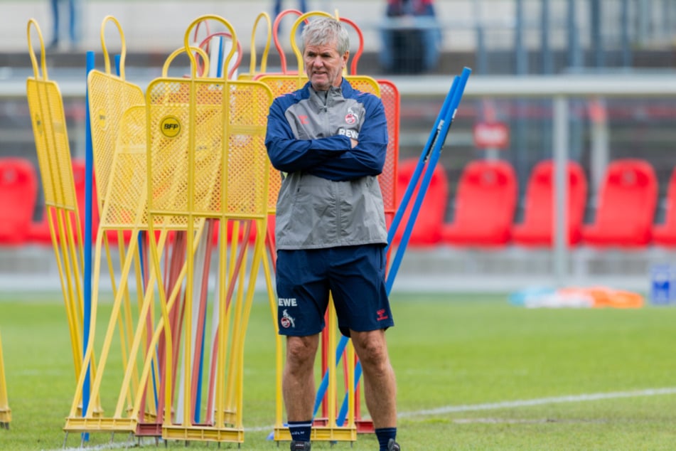 Trainer-Routinier Friedhelm Funkel (71) hat die Mannschaft des 1. FC Köln erst vor knapp zwei Wochen übernommen.
