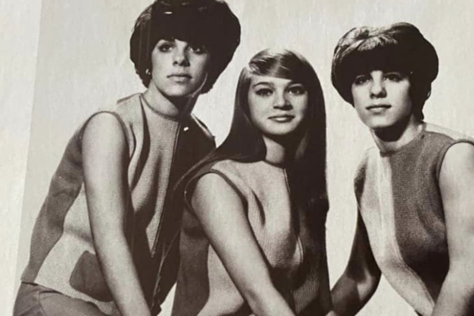 Mary Weiss (c.), lead singer of the Shangri-Las, passed away at the age of 75.