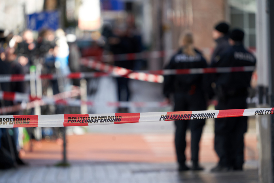 An einem Parkplatz fanden die Beamten die leeren Hülsen (Symbolfoto).